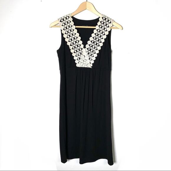 Tiana B. Black shift dress with crocheted neck size 4 B90 - Picture 1 of 4